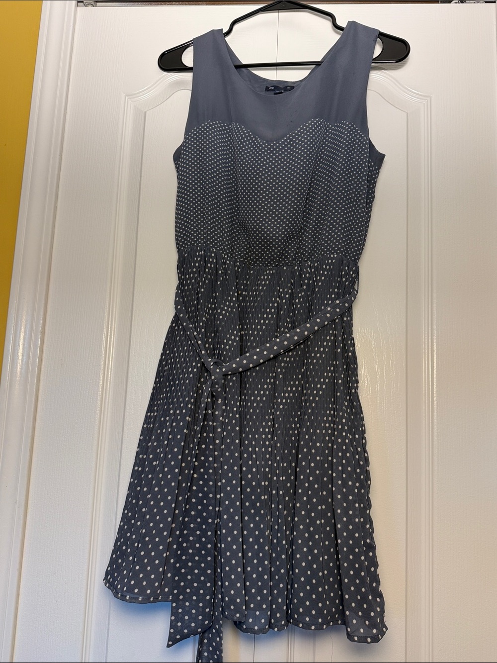 Gap dress - Gray and white polka dot with sash belt- size small